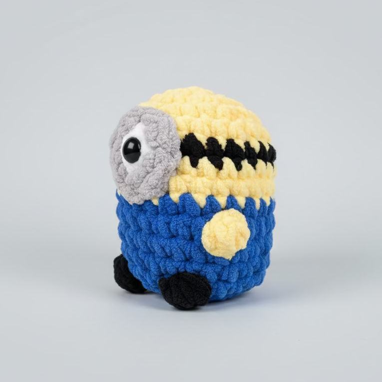 Minion Crochet Plushie – Handmade Soft Toy with Safety Eye
