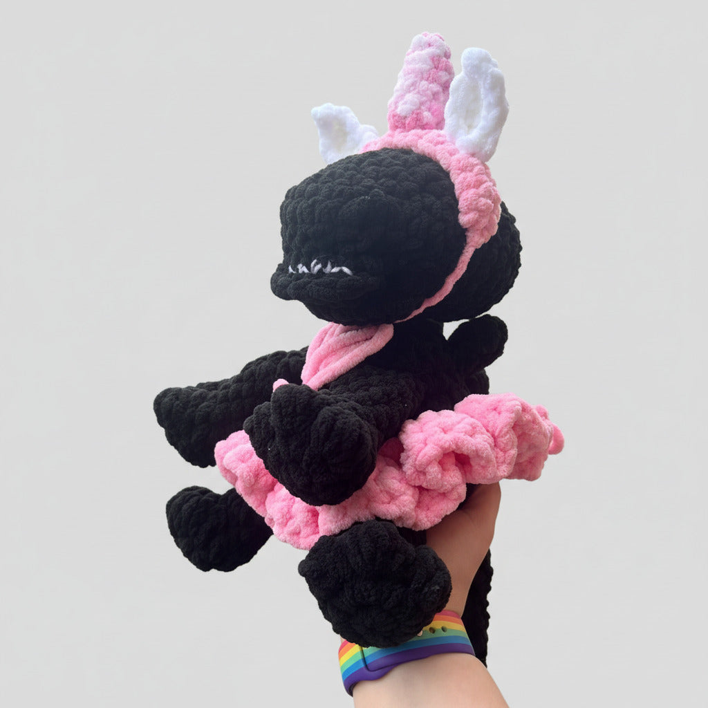 Sitting Xenomorph with optional unicorn outfit - Crochet Plushie